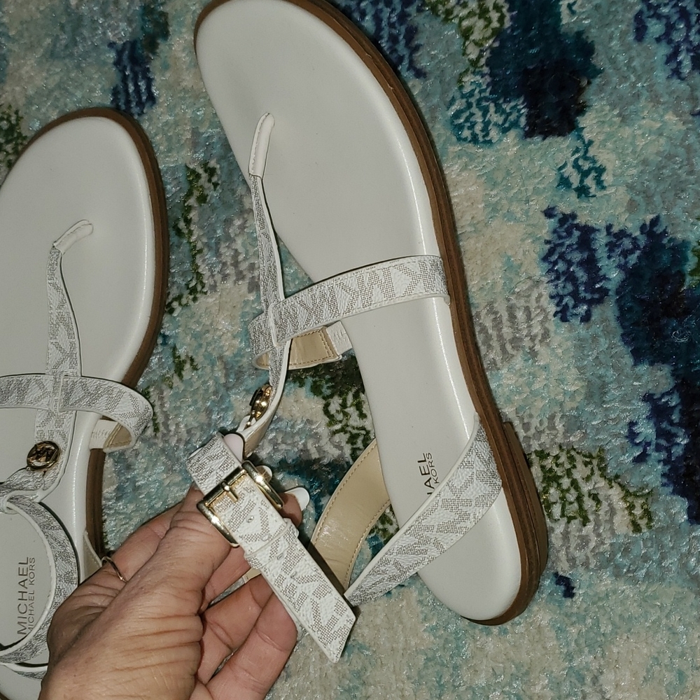 Michael Khors Malory Logo T-Strap Sandals - Picture 2 of 4